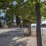 La cosiddetta �Madonna dello Juso� si trova sulla strada provinciale 44 che porta a Binetto ed � posta al centro di uno spiazzo alberato circondato da una bassa recinzione